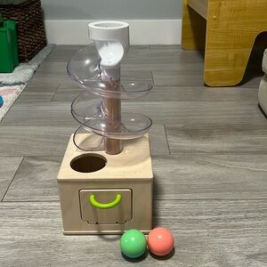 Lovevery Slide and Seek Ball run